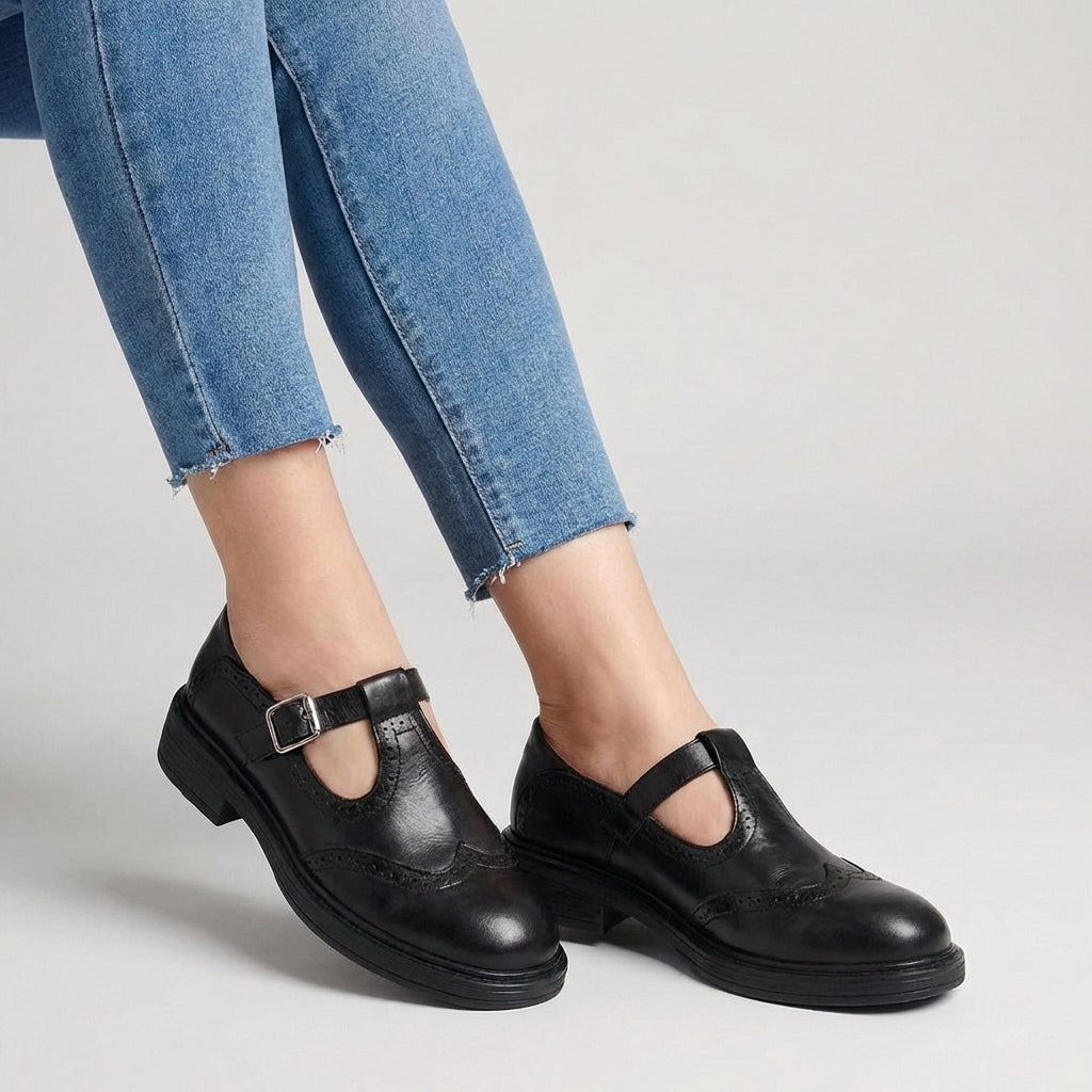 Vintage-Inspired Marie Anne Shoes with Brogue Detailing and Chunky Sole