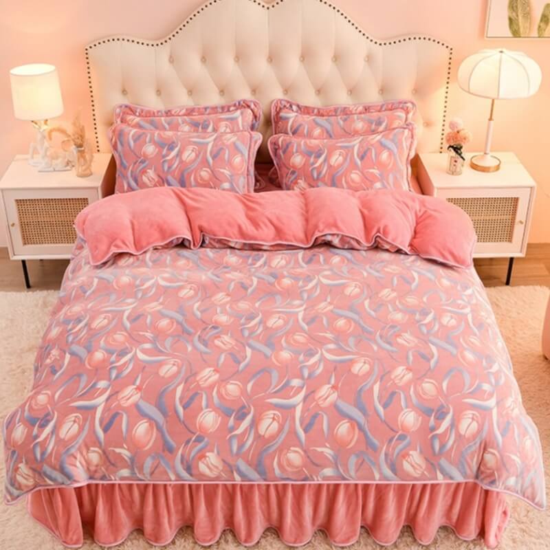Velvet Bed Sheet Set With Leaf Pattern and Pillow Shams